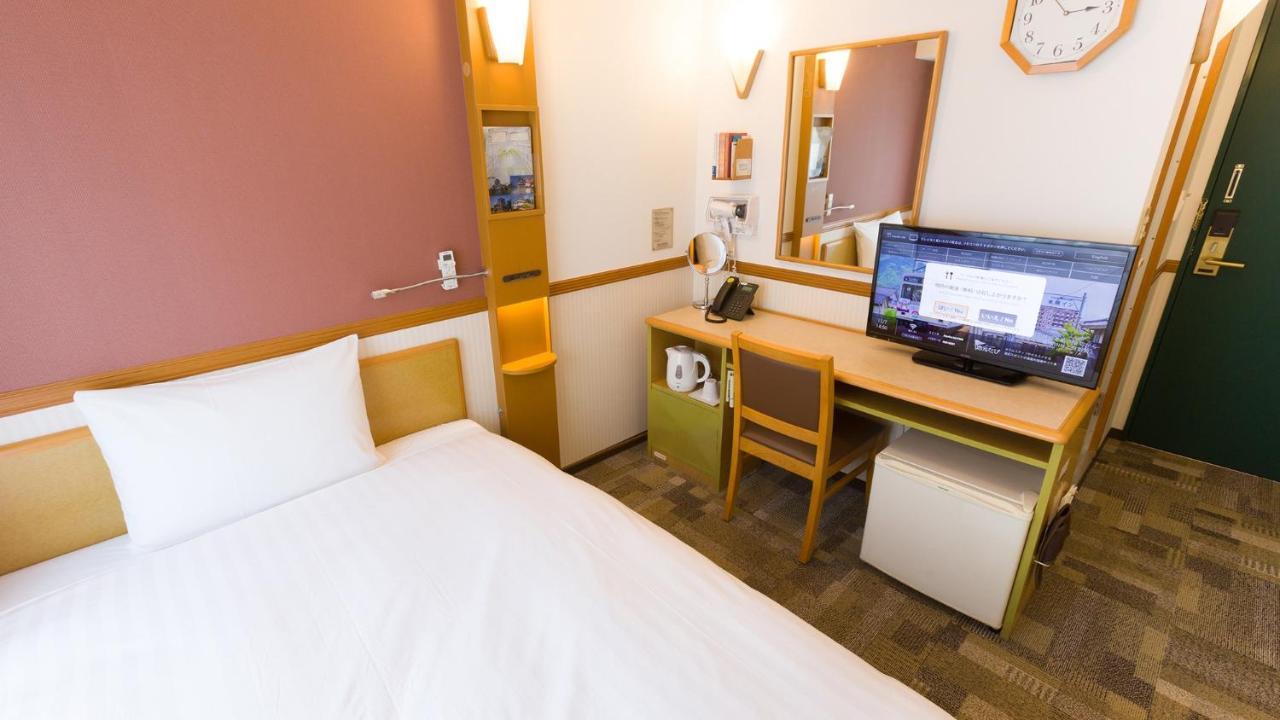 Toyoko Inn Yokohama Sakuragicho Экстерьер фото