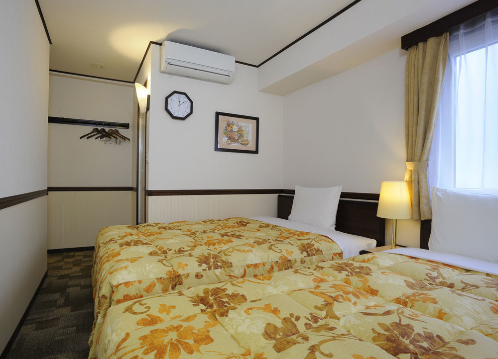 Toyoko Inn Yokohama Sakuragicho Экстерьер фото