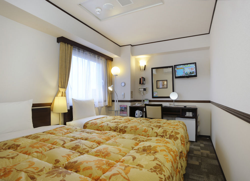 Toyoko Inn Yokohama Sakuragicho Экстерьер фото