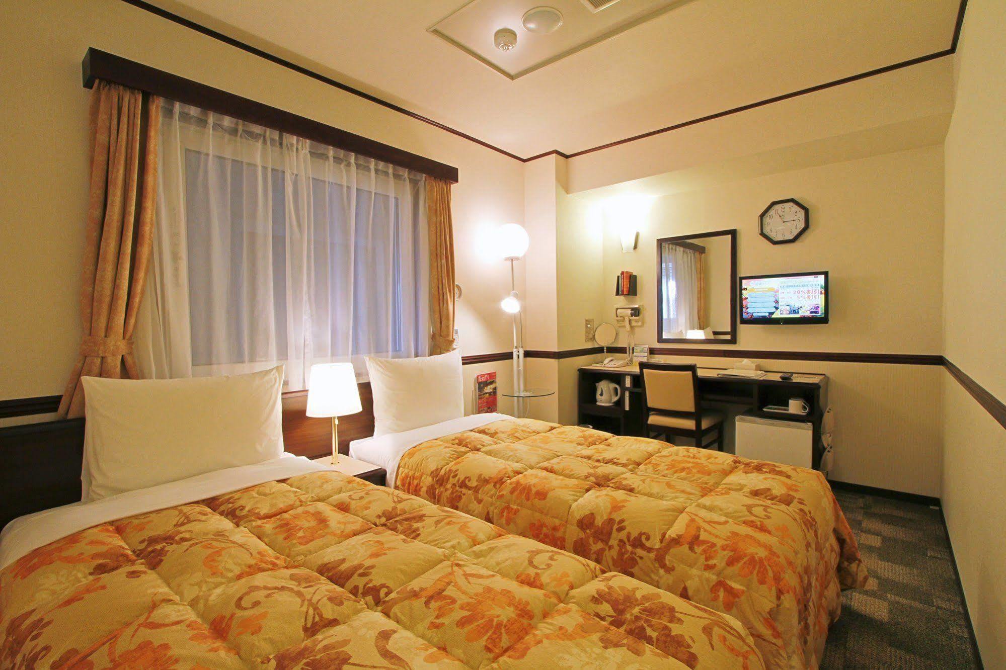 Toyoko Inn Yokohama Sakuragicho Экстерьер фото