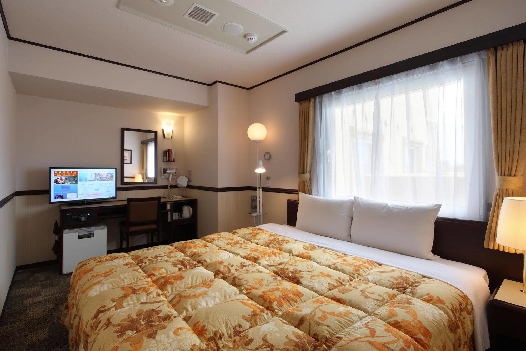 Toyoko Inn Yokohama Sakuragicho Экстерьер фото